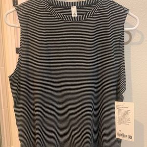 NWT lululemon tank black and white